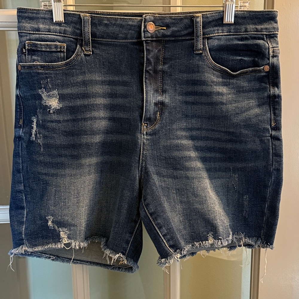Judy Blue Dark Wash Distressed Jean Shorts Size XL